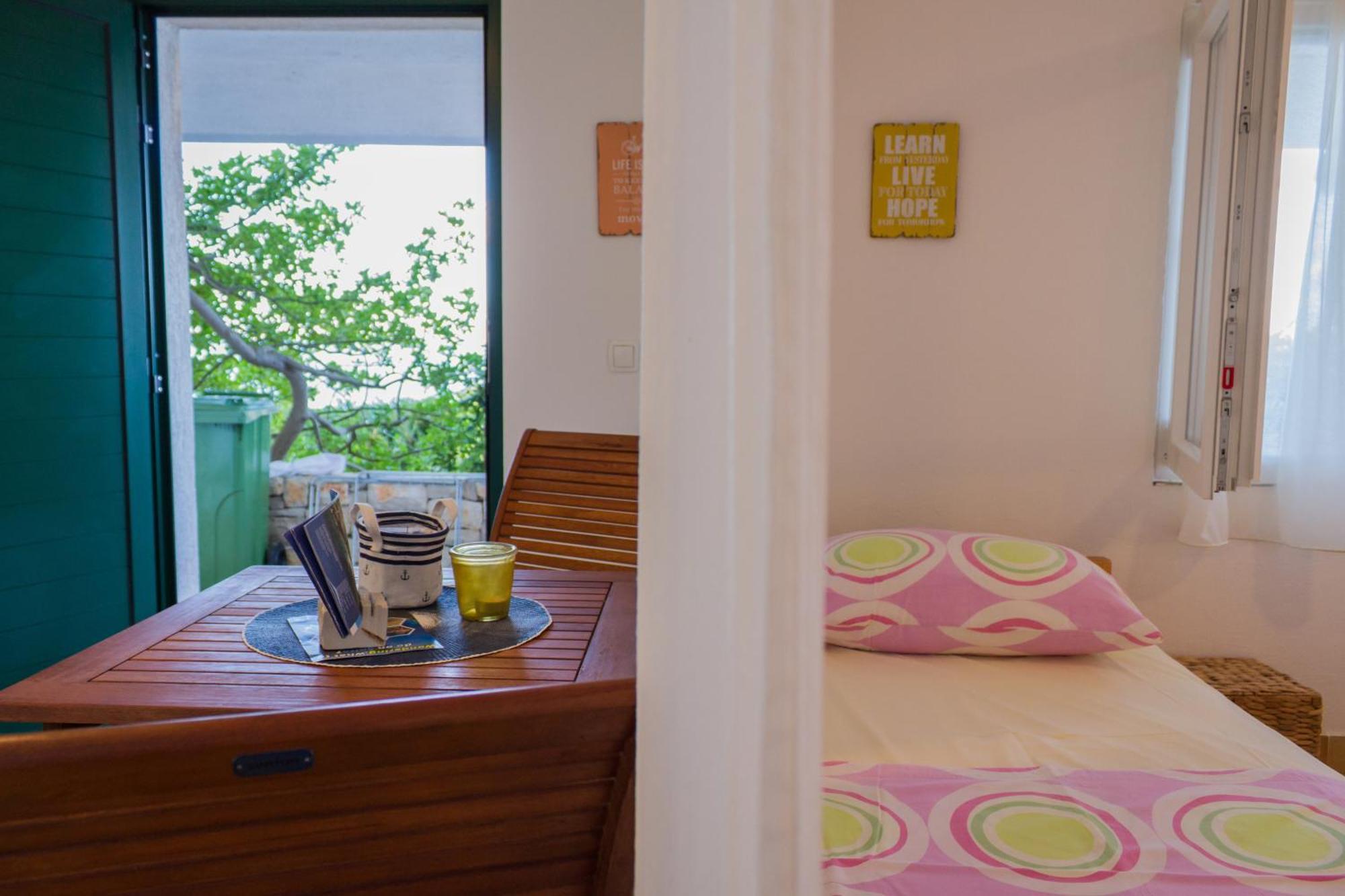 Apartments By The Sea Stomorska, Solta - 5190 Quarto foto